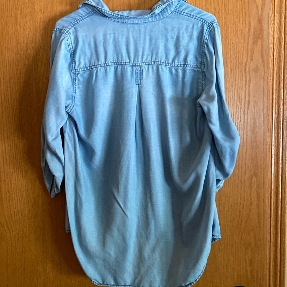 Skies Are Blue Light Blue Women’s Top - Picture 2 of 9